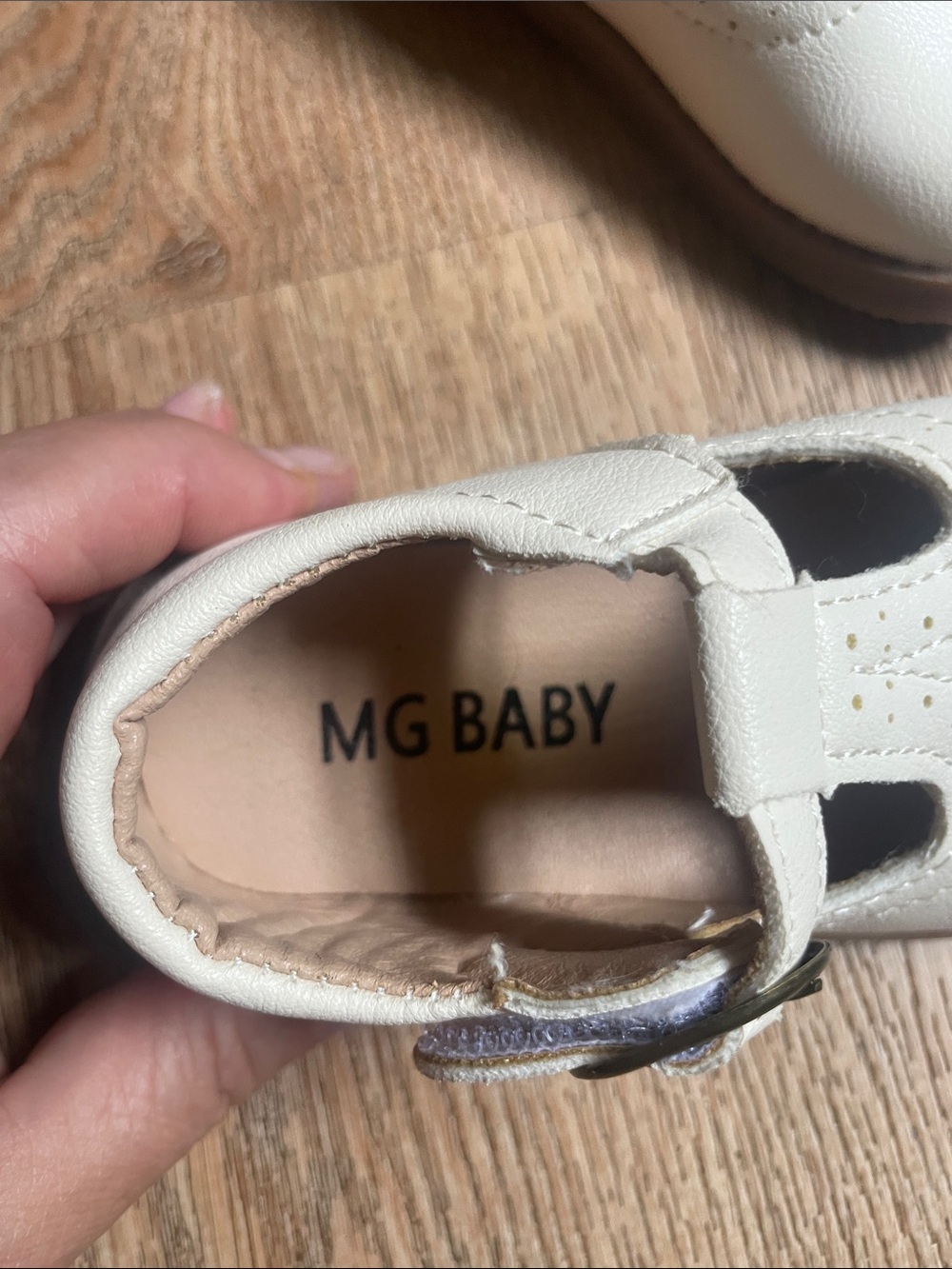 MG Baby T-Strap Faux Leather Brogue Detail Size 22 Mary Jane Shoes - Picture 2 of 8